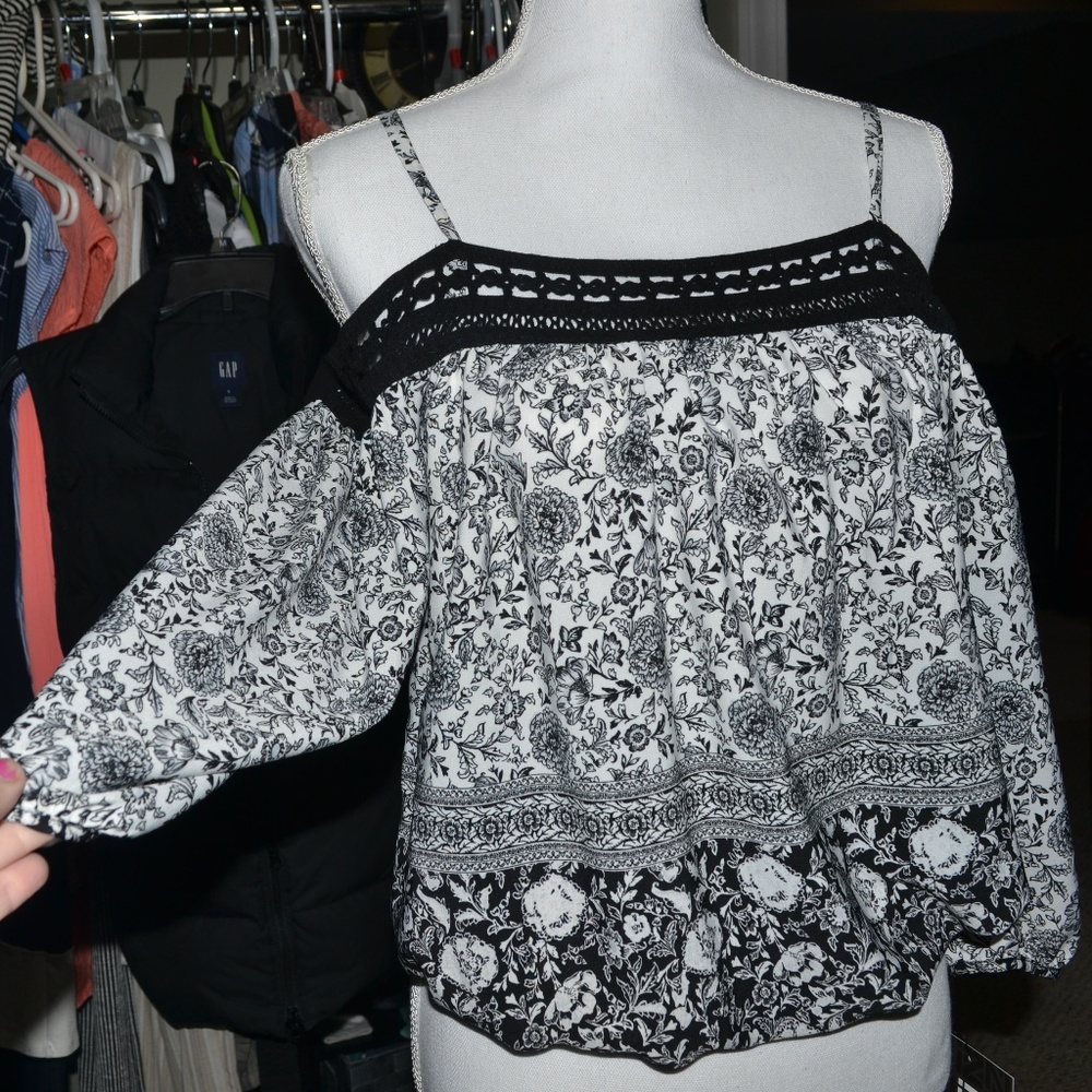 off the shoulder IZ Byer top black & white